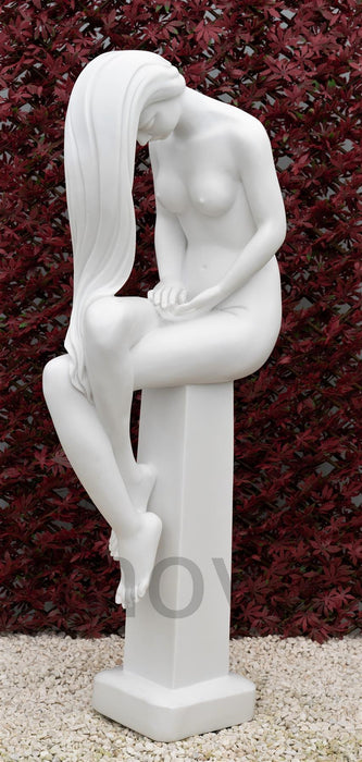 Dinova Fortuna White Statue