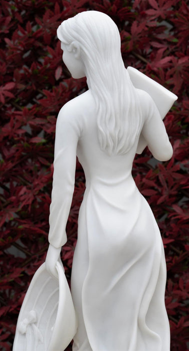Dinova Miss Siagon White Statue
