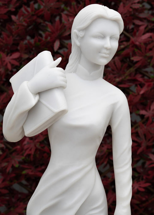 Dinova Miss Siagon White Statue