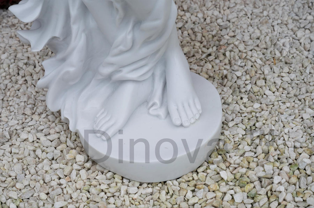 Dinova Aroti White Statue